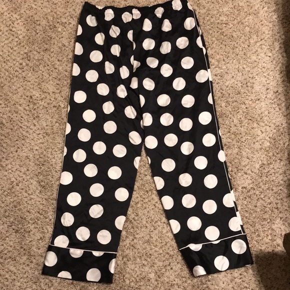 Victoria’s Secret - NWT -black and white long pj set - size Large - Picture 10 of 12